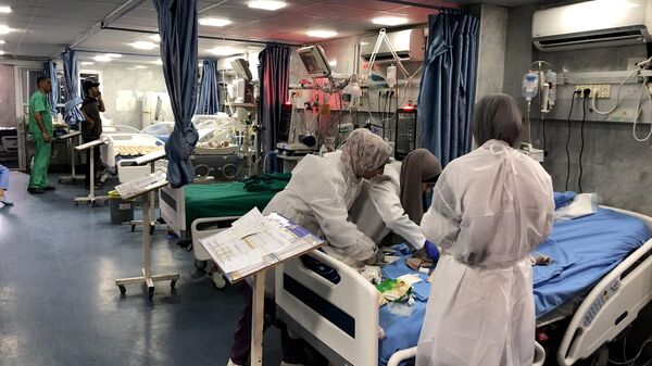 آخر مستشفى بشمال غزة يواجه القصف والدمار والاحتضار - سبوتنيك عربي