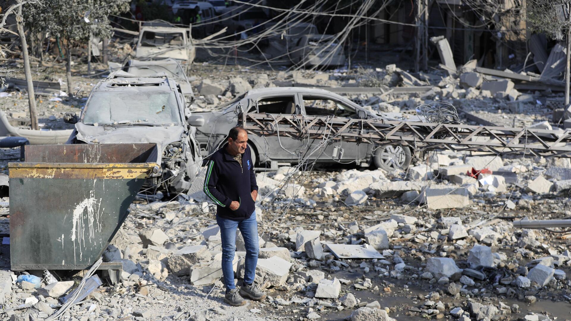 تداعيات القصف الإسرائيلي في صور، جنوب لبنان - سبوتنيك عربي, 1920, 13.02.2025