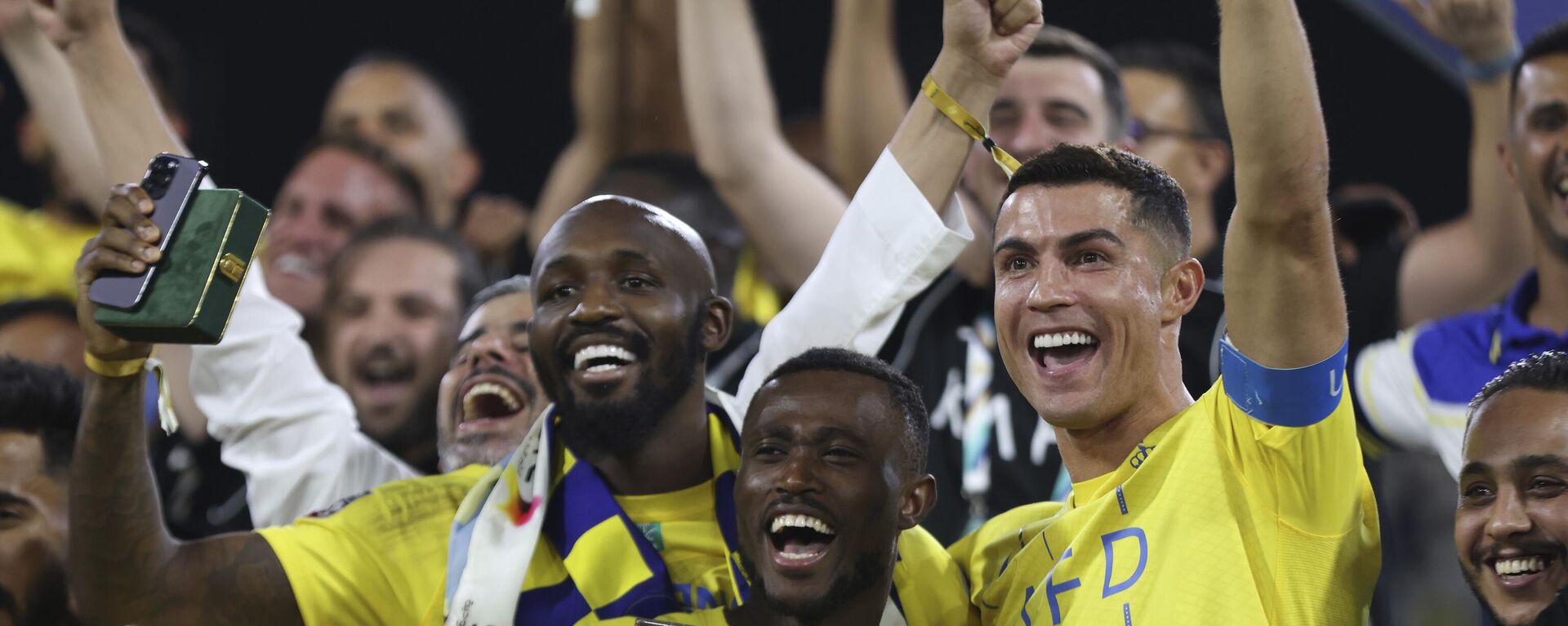 البرتغالي كريستيانو رونالدو ولاعبي فريق النصر السعودي - سبوتنيك عربي, 1920, 16.04.2025