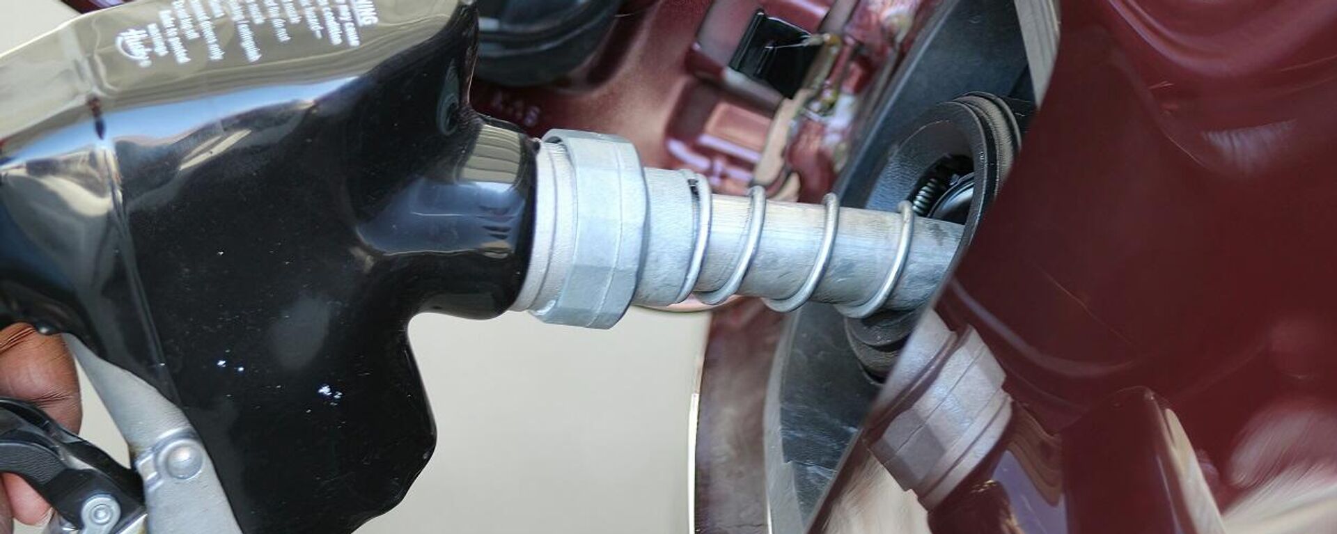 محطة بنزين - سبوتنيك عربي, 1920, 25.10.2025