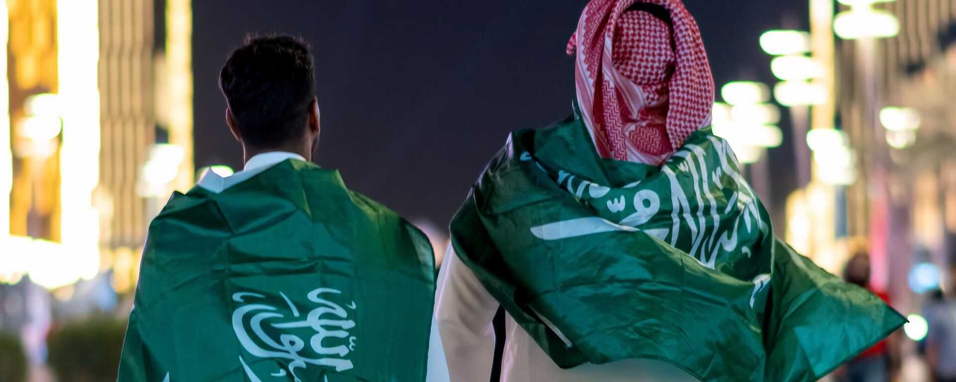 مشجعو سعوديين يستمتعون بكأس العالم في قطر في شارع لوسيل مشجعو سعوديين يستمتعون بكأس العالم في قطر في شارع لوسيل - سبوتنيك عربي, 1920, 30.11.2024