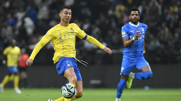 البرتغالي كريستيانو رونالدو لاعب  نادي النصر السعودي أثناء لقاء نادي الهلال - سبوتنيك عربي