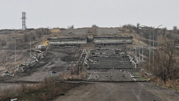 أفراد عسكريون من القوات المسلحة الروسية في جمهورية دونيتسك الشعبية، العملية العسكرية الخاصة - سبوتنيك عربي