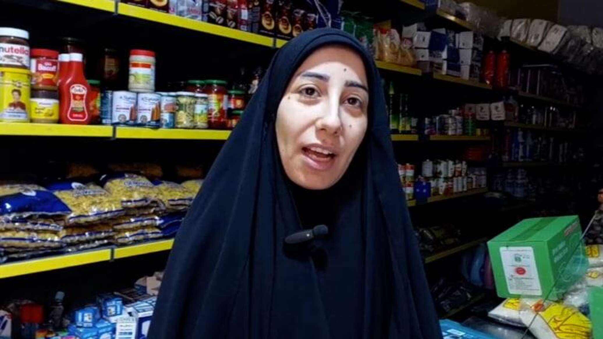 مواطنة لبنانية تروي لـ"سبوتنيك" قصة نزوحها وعن حياتها بعد قيامها بفتح محلها التجاري... فيديو