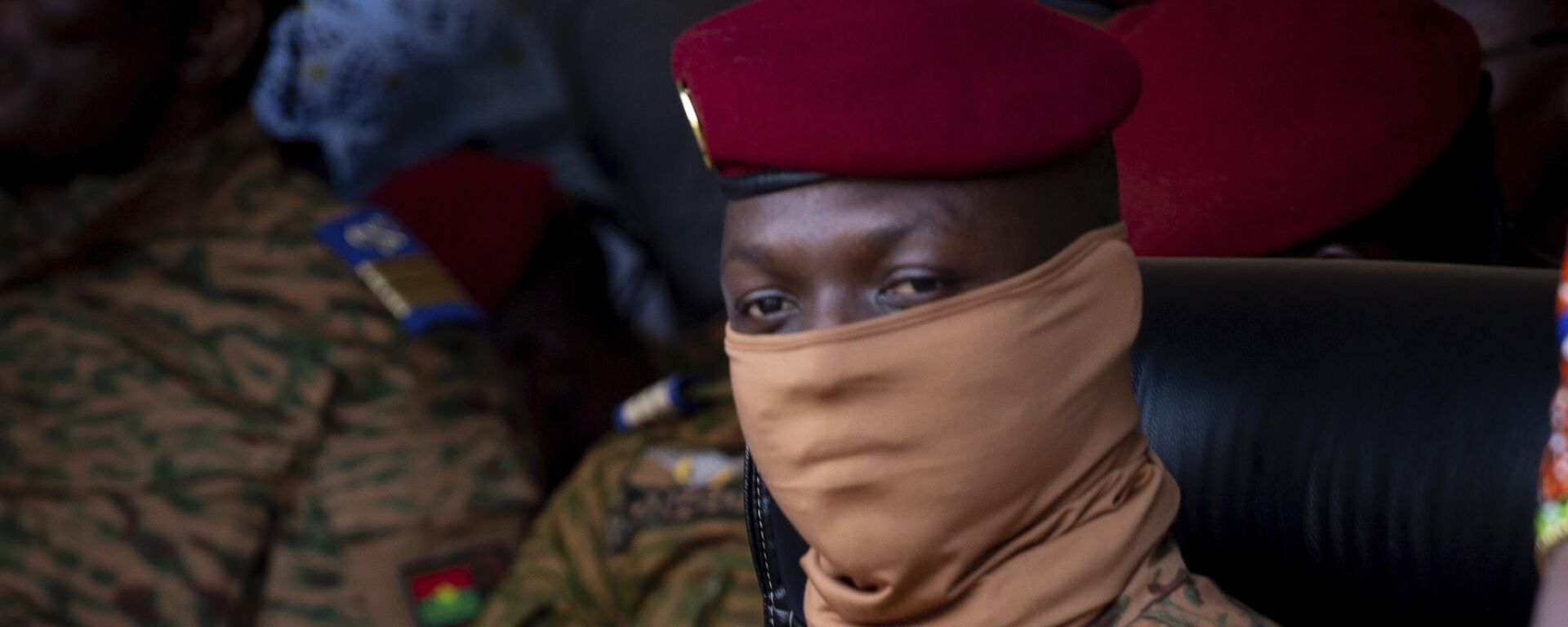 Burkina Faso coup leader Capt. Ibrahim Traore participate in a ceremony in Ouagadougou, Oct. 15, 2022. Questions are swirling in Burkina Faso about what role Russia may have played in the West African nation's second coup this year. - سبوتنيك عربي, 1920, 06.12.2024