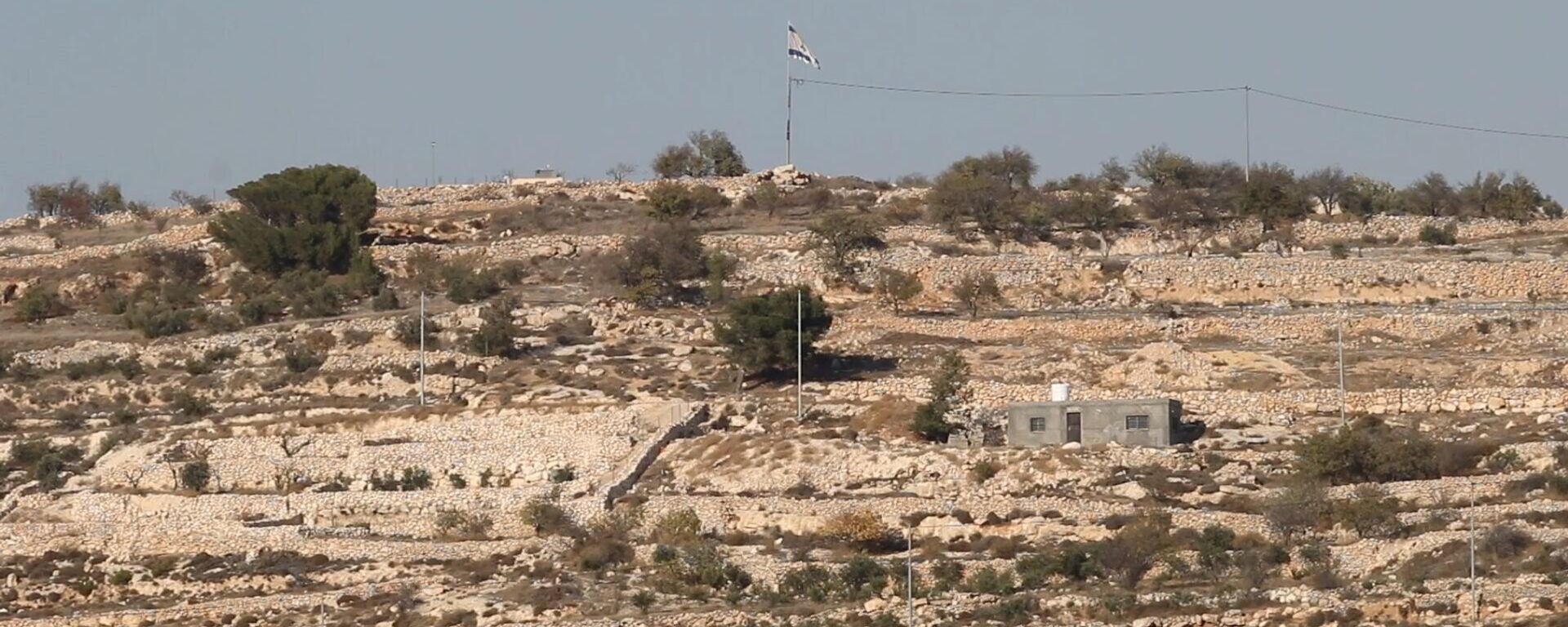 الاستيطان يحرم فلسطيني من الوصول إلى بيته وأرضه في بيت لحم جنوبي الضفة الغربية - سبوتنيك عربي, 1920, 17.01.2025