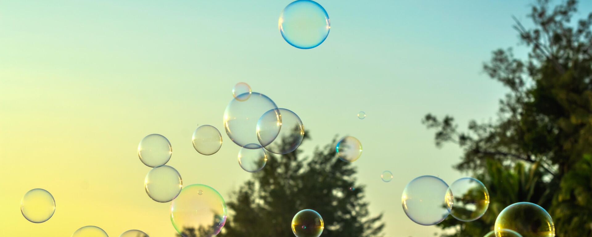 صورة لفقاعات تطير في الهواء - سبوتنيك عربي, 1920, 11.12.2024