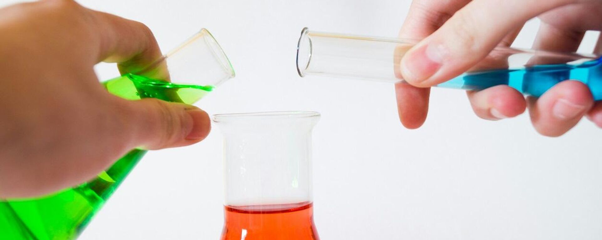 محاليل مختبر - سبوتنيك عربي, 1920, 12.12.2024