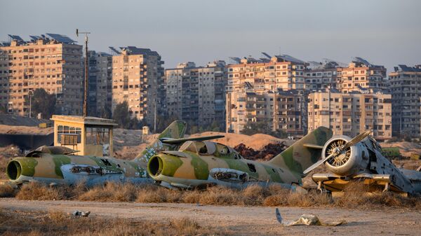 تدمير طائرات سورية في غارة جوية إسرائيلية بالقرب من مدرج مطار المزة العسكري، سوريا - سبوتنيك عربي