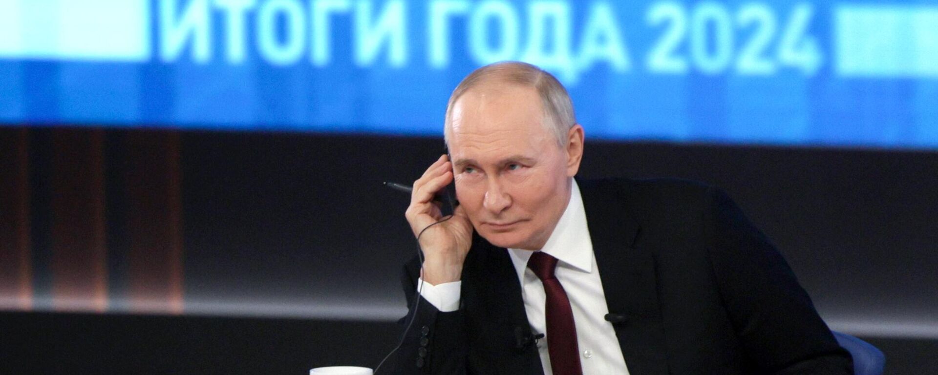 الرئيس الروسي فلاديمير بوتين، يوم الخميس، 19 ديسمبر/ كانون الأول، يجرى حوار الخط المباشر السنوي مع المواطنين الروس، يناقش فيه الوضع في البلاد وقضايا السياسة الاقتصادية والداخلية والخارجية
 - سبوتنيك عربي, 1920, 16.12.2025