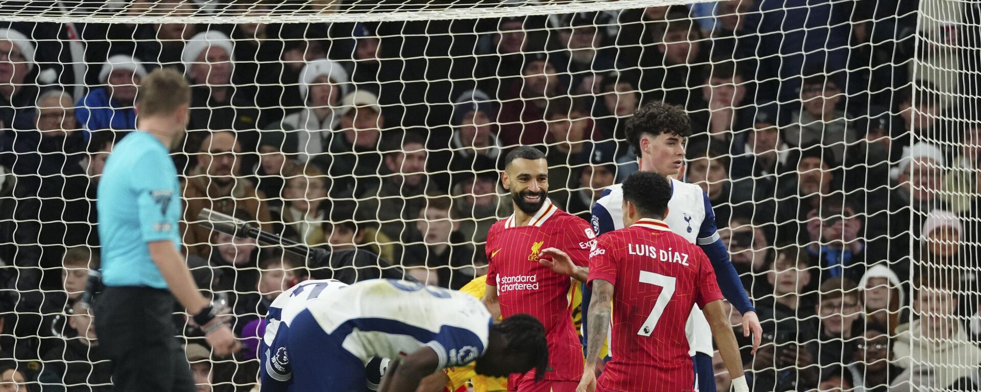 ليفربول يحقق فوزا مثيرا بنتيجة 6-3 على حساب توتنهام في مباراة تألق فيها المصري محمد صلاح بالدوري الإنجليزي الممتاز - سبوتنيك عربي, 1920, 01.02.2025