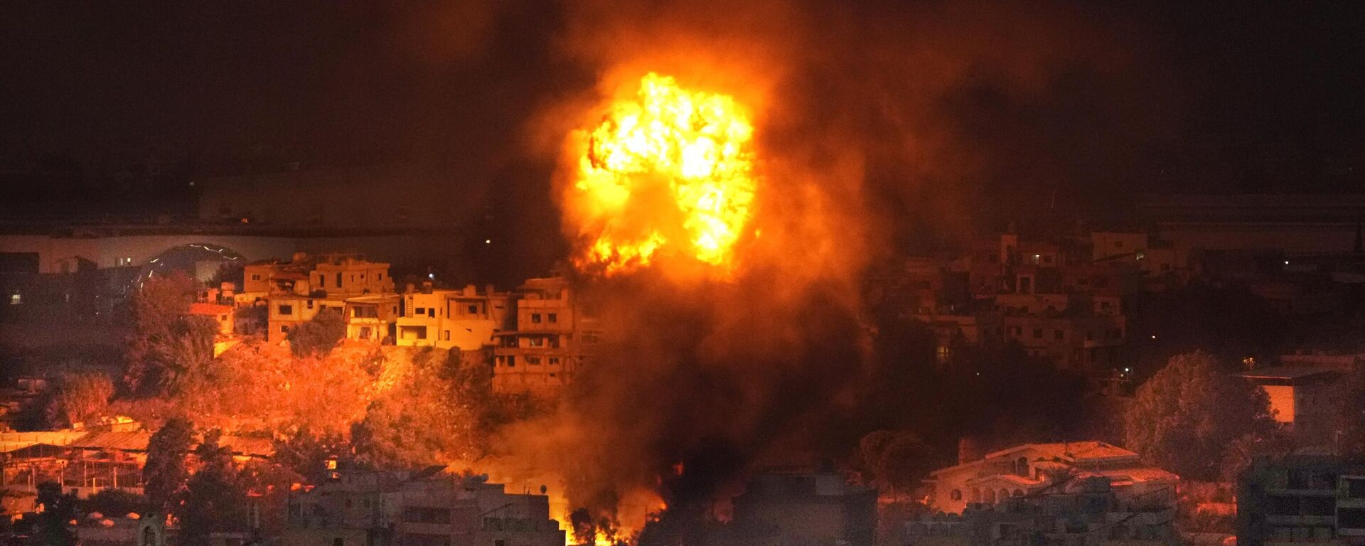 غارة جوية إسرائيلية على الضاحية الجنوبية لبيروت، لبنان - سبوتنيك عربي, 1920, 07.05.2025