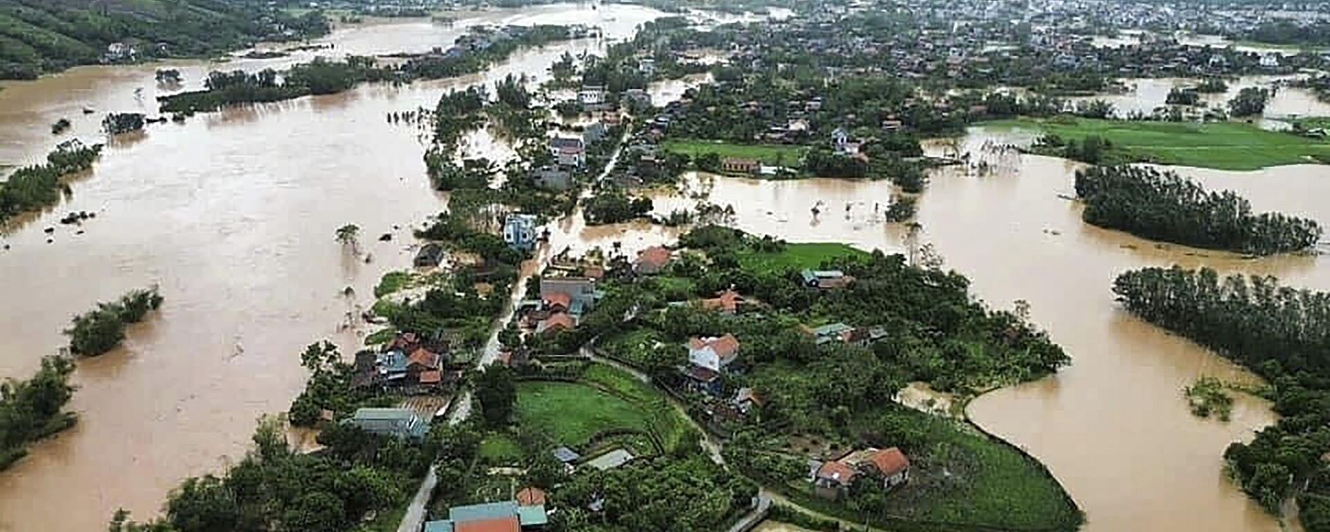 غمرت المياه المنازل في مقاطعة باك جيانج بعد مرور إعصار ياجي في فيتنام - سبوتنيك عربي, 1920, 09.06.2025