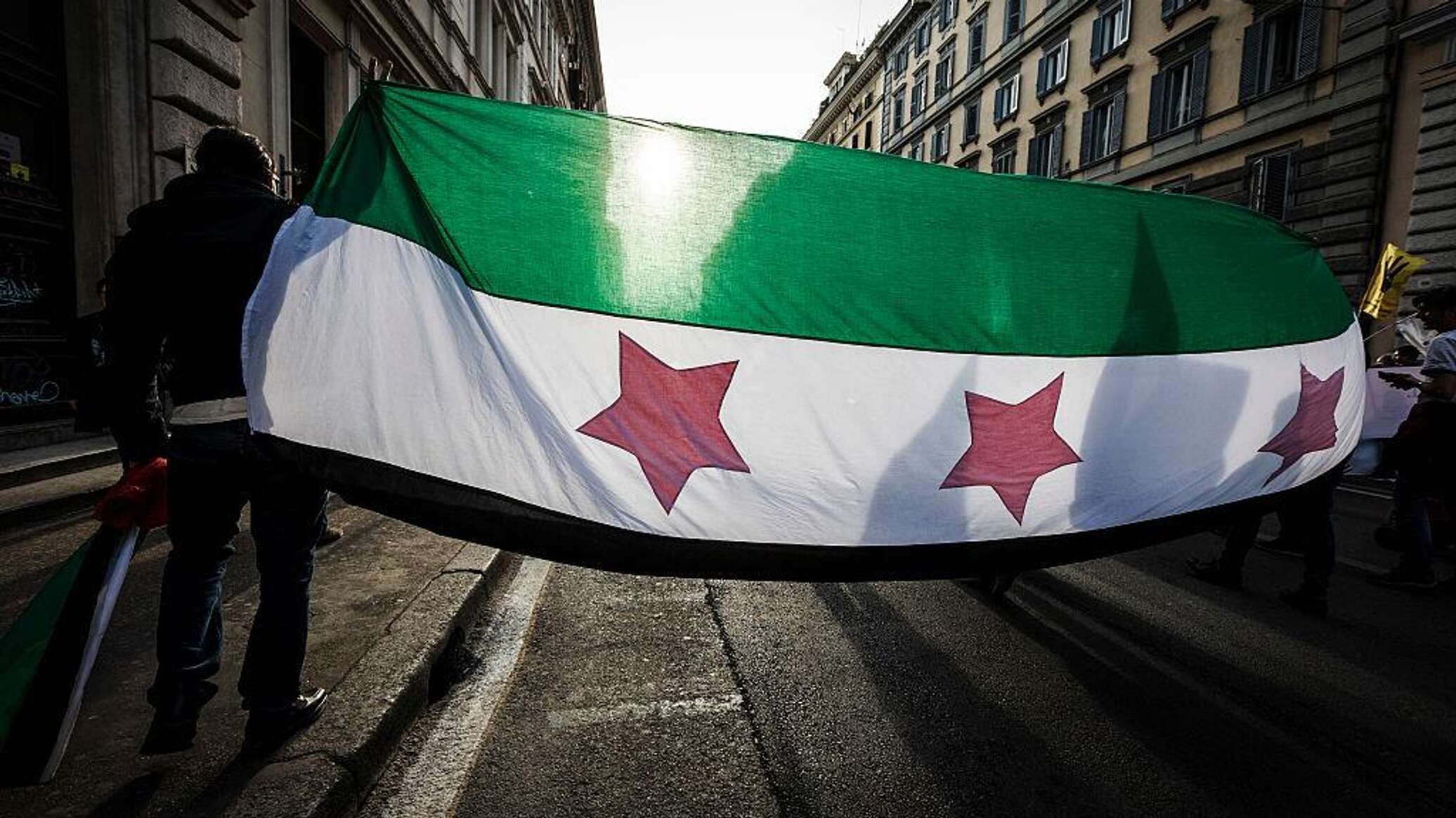وفد سوري يصل السعودية على رأسه وزيرا الخارجية والدفاع ورئيس الاستخبارات