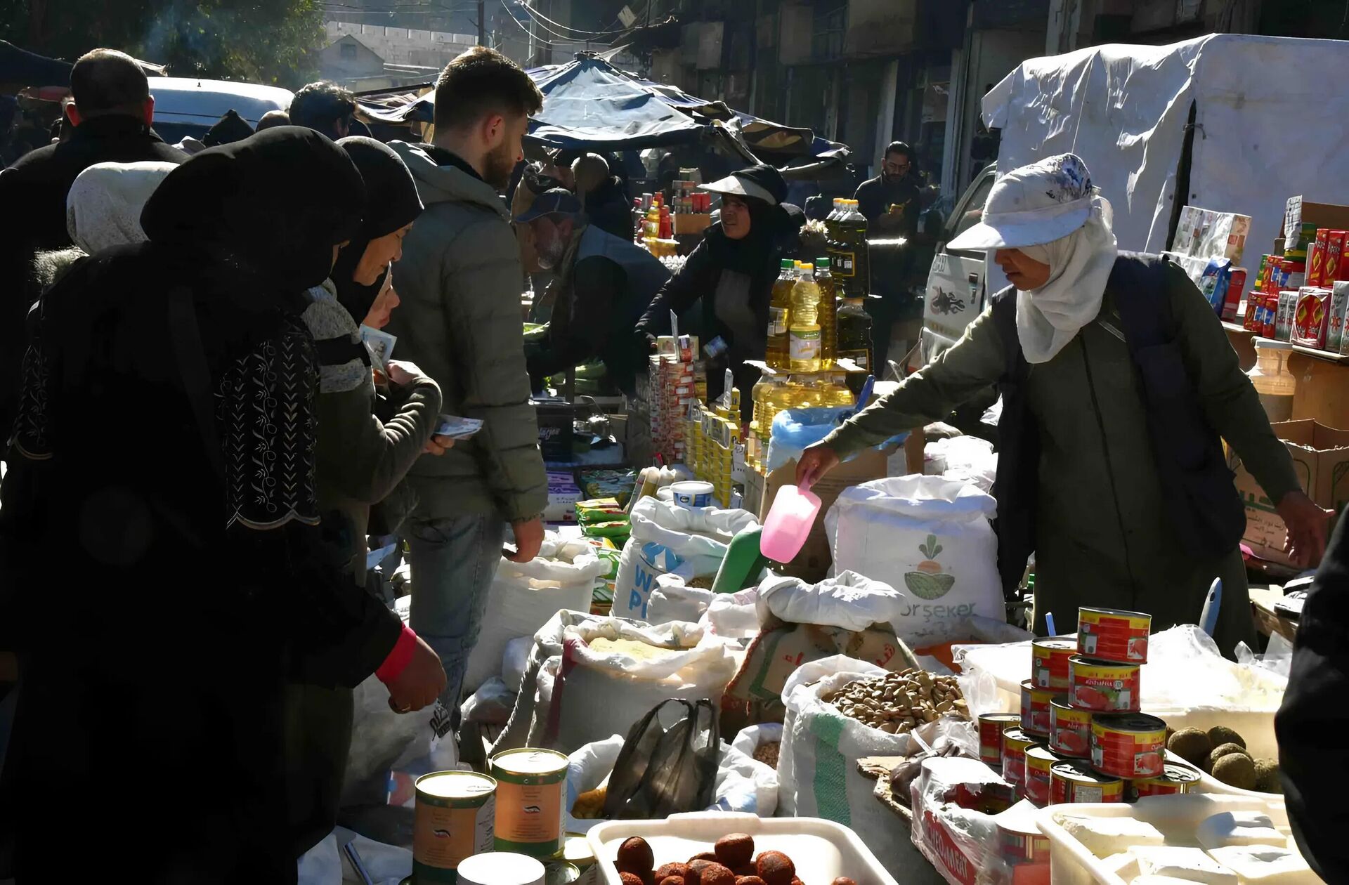 موظفو سوريا مجهولو المصير... الأزمة المعيشية تتفاقم  - سبوتنيك عربي, 1920, 04.01.2025