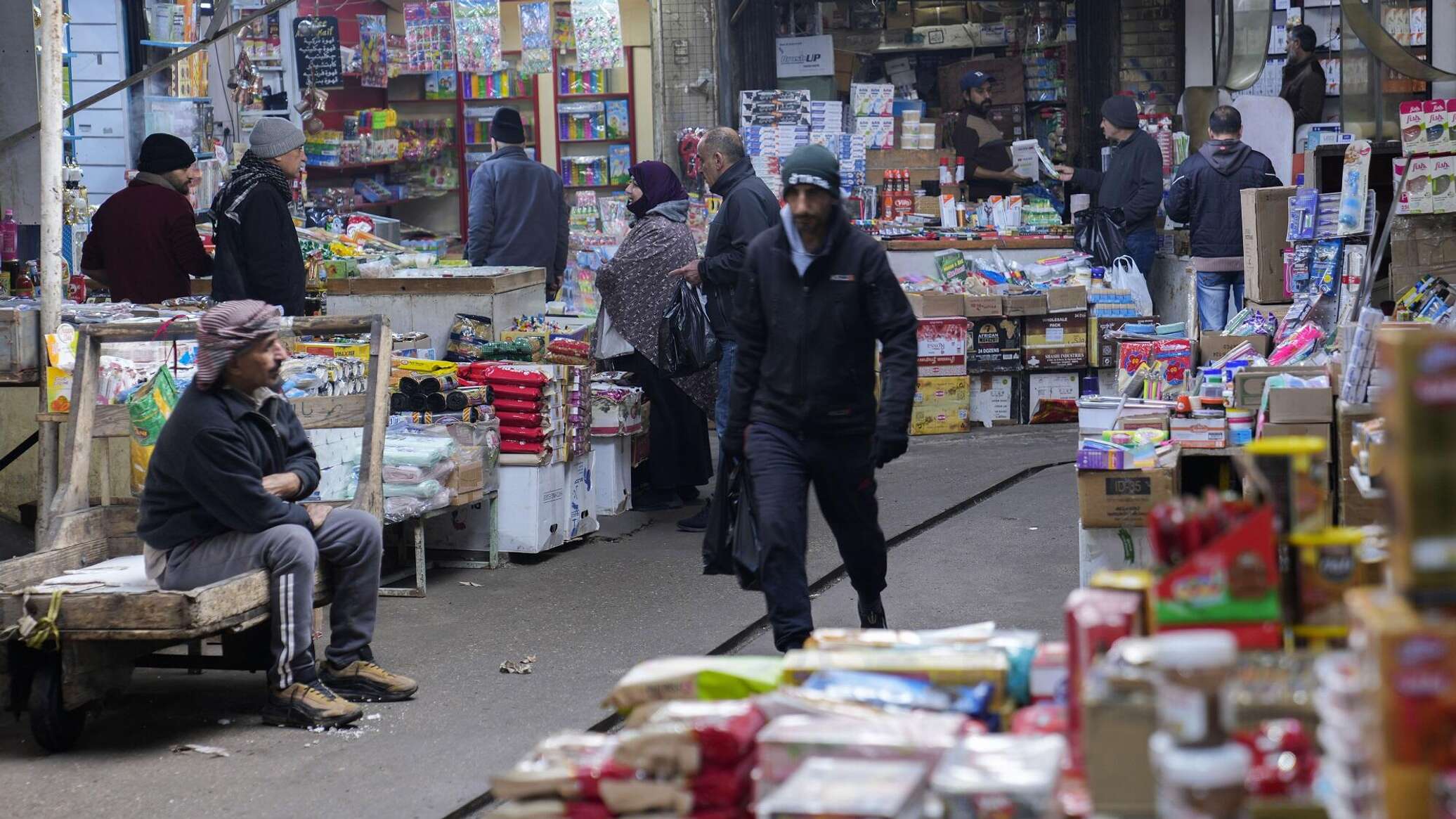 أزمة مالية تهدد بتأخر صرف الرواتب في دولة عربية وتثير القلق