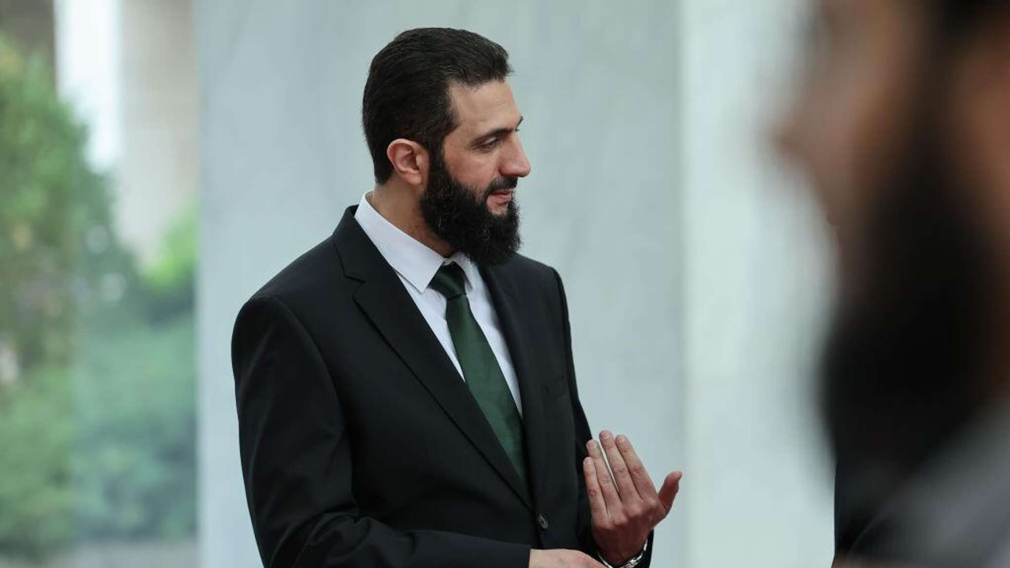 صحيفة تكشف عن أول دولة يزورها أحمد الشرع