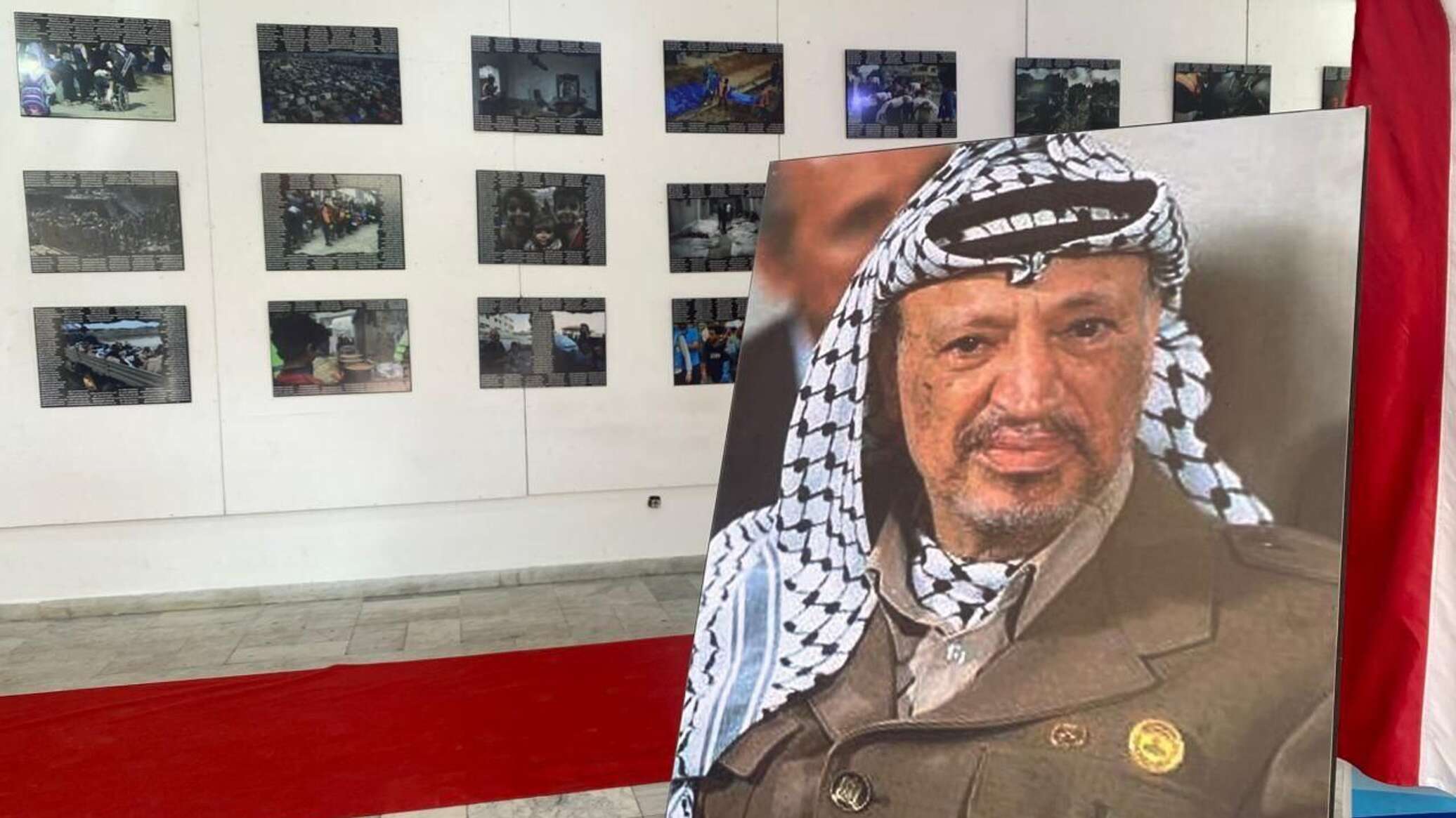تونسيون يشاركون في افتتاح معرض فني يوثق صورا للحرب ورموزها في قطاع غزة.. صور وفيديو