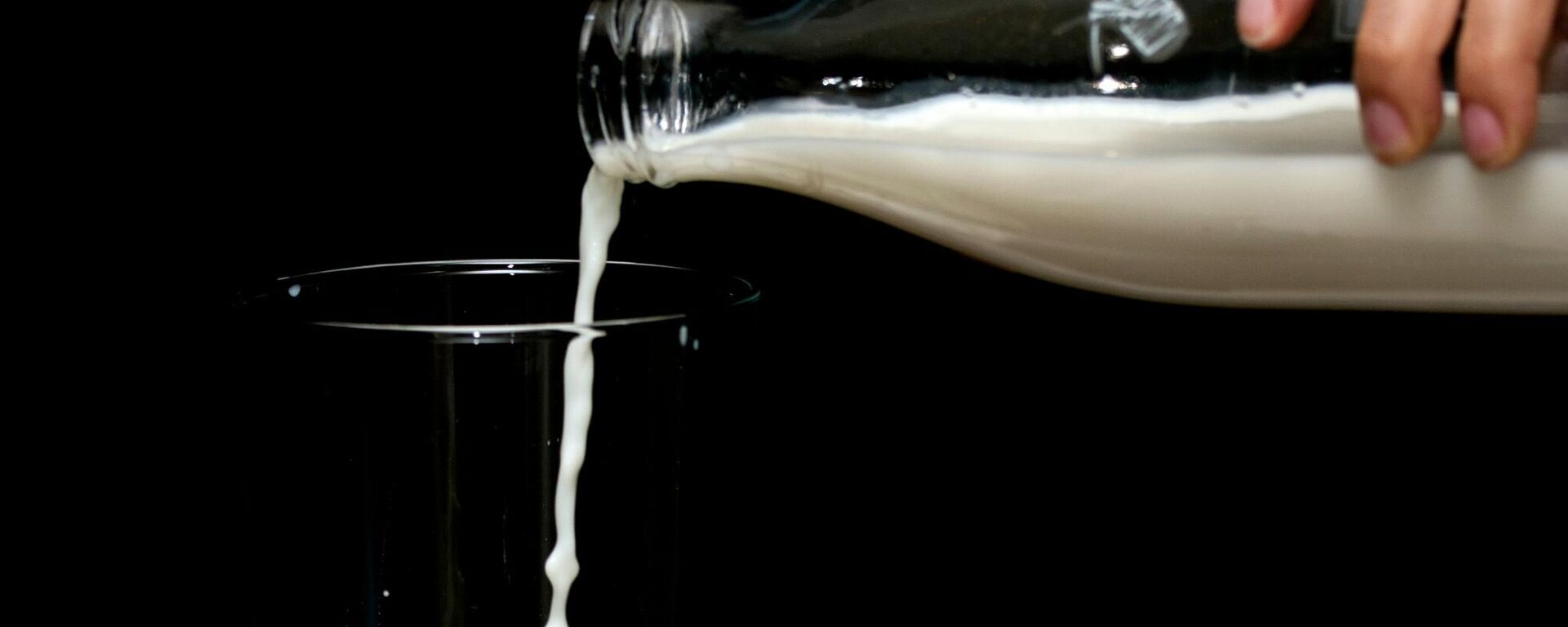 كوب من الحليب - سبوتنيك عربي, 1920, 10.01.2025