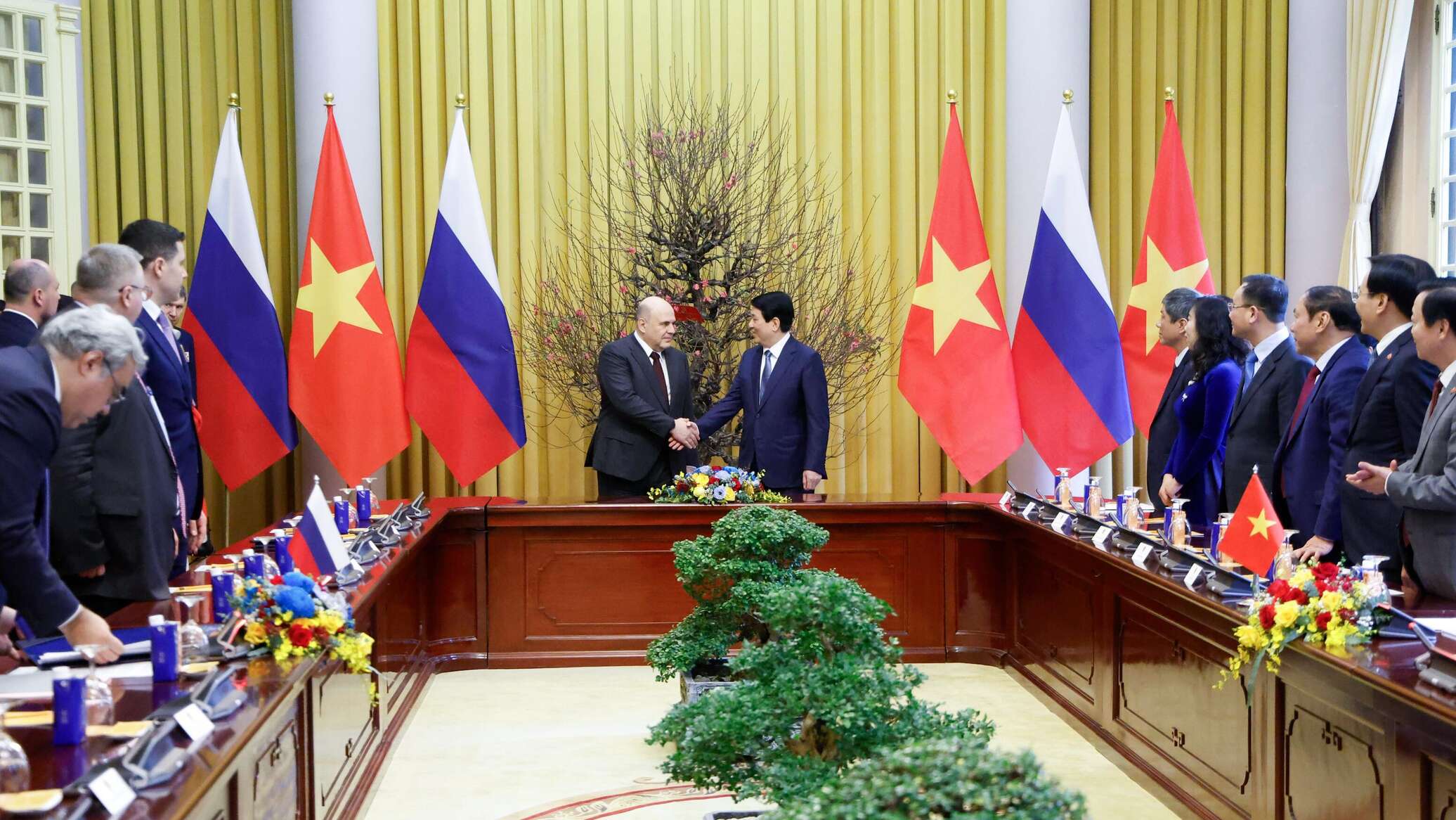 روسيا وفيتنام توقعان اتفاق تعاون لبناء محطة طاقة نووية