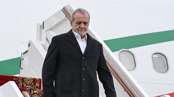 الرئيس الإيراني مسعود بزشكيان، يصل إلى العاصمة الروسية موسكو في زيارة عمل - سبوتنيك عربي
