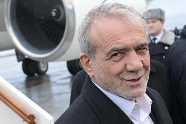 الرئيس الإيراني مسعود بزشكيان، يصل إلى العاصمة الروسية موسكو في زيارة عمل - سبوتنيك عربي