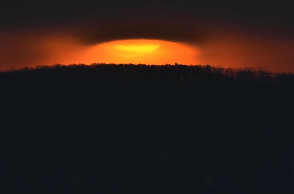 شروق الشمس فوق خليج أوسوري في فلاديفوستوك. شروق الشمس فوق خليج أوسوري في فلاديفوستوك. - سبوتنيك عربي