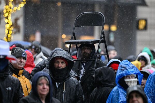 أنصار الرئيس ترامب يتجمعون في ساحة "كابيتال وان" عشية التنصيب لحضور "مسيرة النصر" في واشنطن، الولايات المتحدة. - سبوتنيك عربي