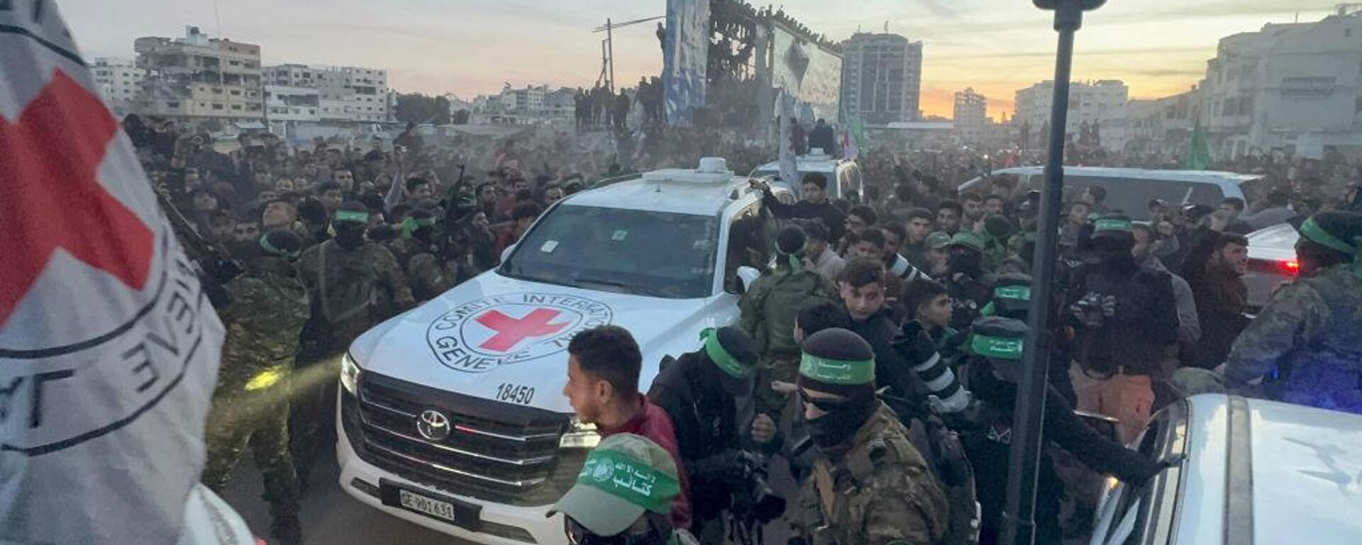 تسليم الأسرى الإسرائيليين في قطاع غزة - سبوتنيك عربي, 1920, 23.01.2025