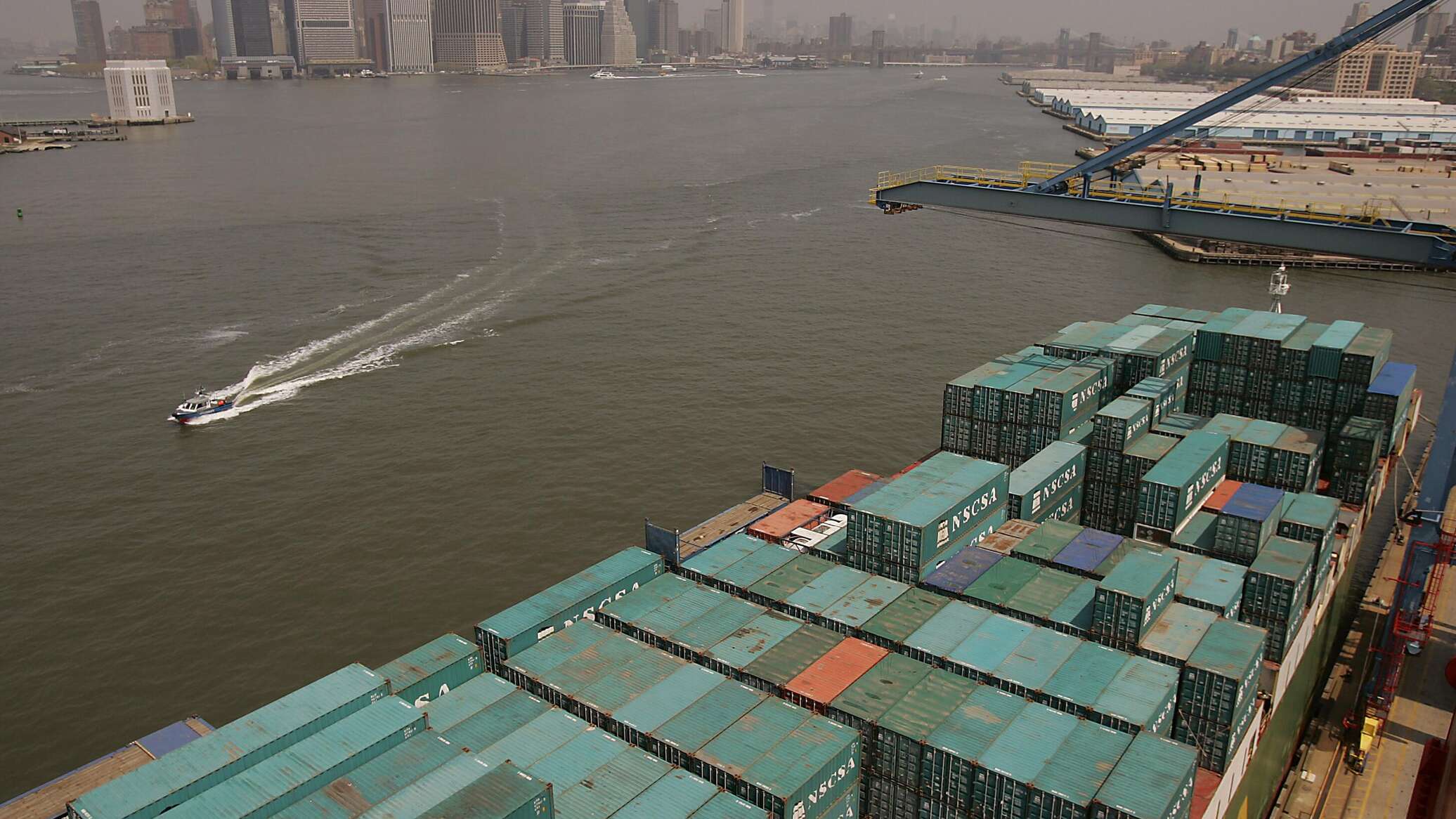 غرق سفينة صينية بعد تعرضها لحادث قبالة سواحل الصين الجنوبية