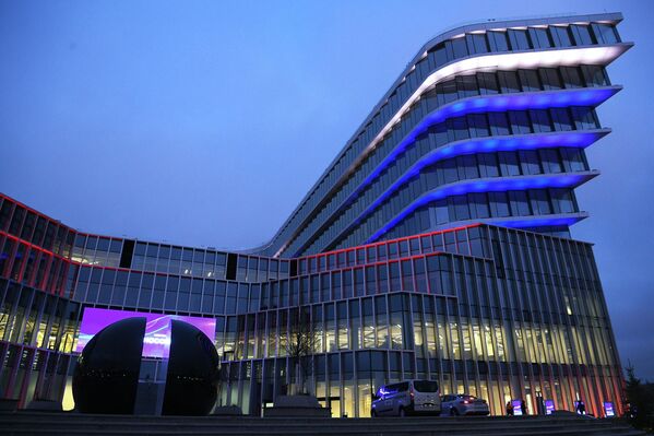 صورة لافتتاح المبنى التعليمي والعملي الجديد لجامعة موسكو الحكومية التي تحمل اسم "لومونوسوف". صورة لافتتاح المبنى التعليمي والعملي الجديد لجامعة موسكو الحكومية التي تحمل اسم "لومونوسوف". - سبوتنيك عربي