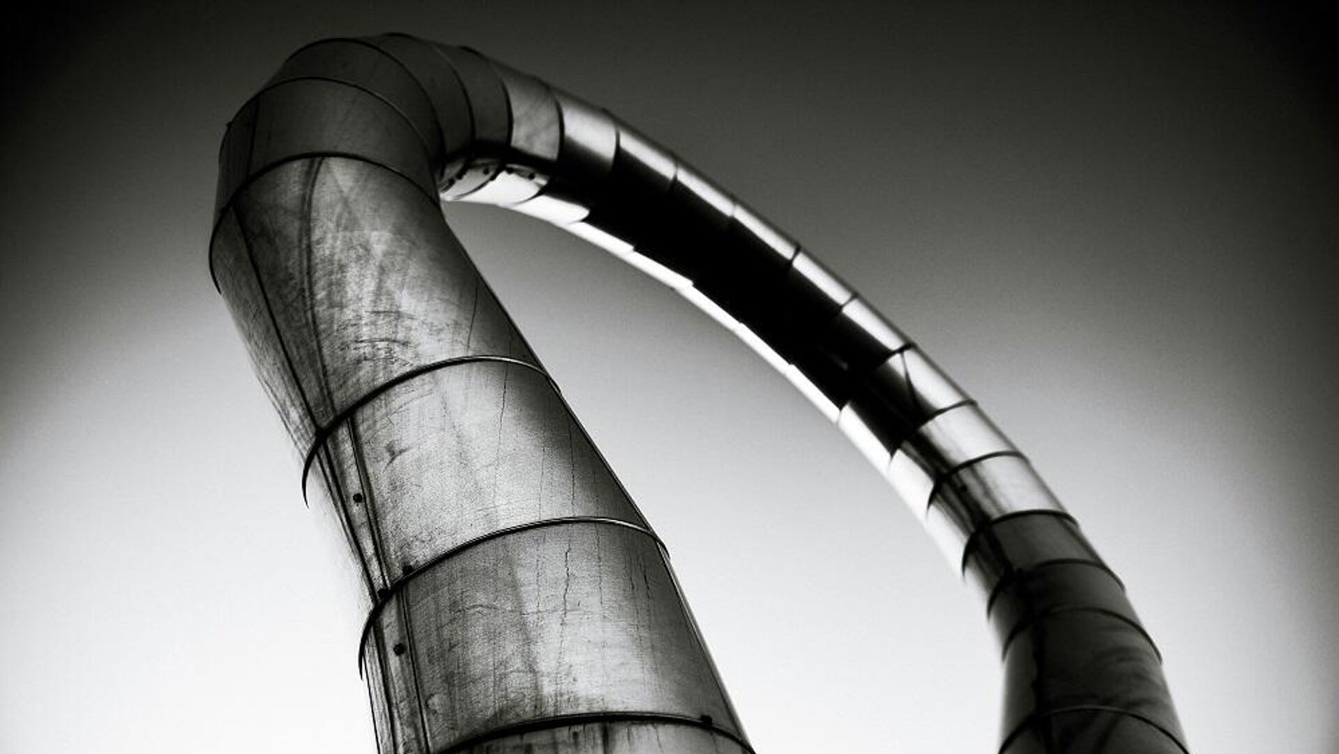 أنبوبة مقلوبة أنبوبة مقلوبة - سبوتنيك عربي, 1920, 26.01.2025