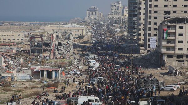 آلاف الفلسطينيين النازحين يعودون إلى شمال قطاع غزة - سبوتنيك عربي