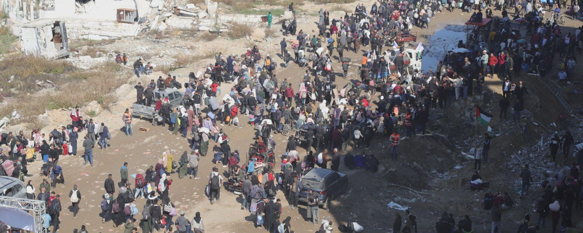 آلاف الفلسطينيين النازحين يعودون إلى شمال قطاع غزة - سبوتنيك عربي, 1920, 28.01.2025