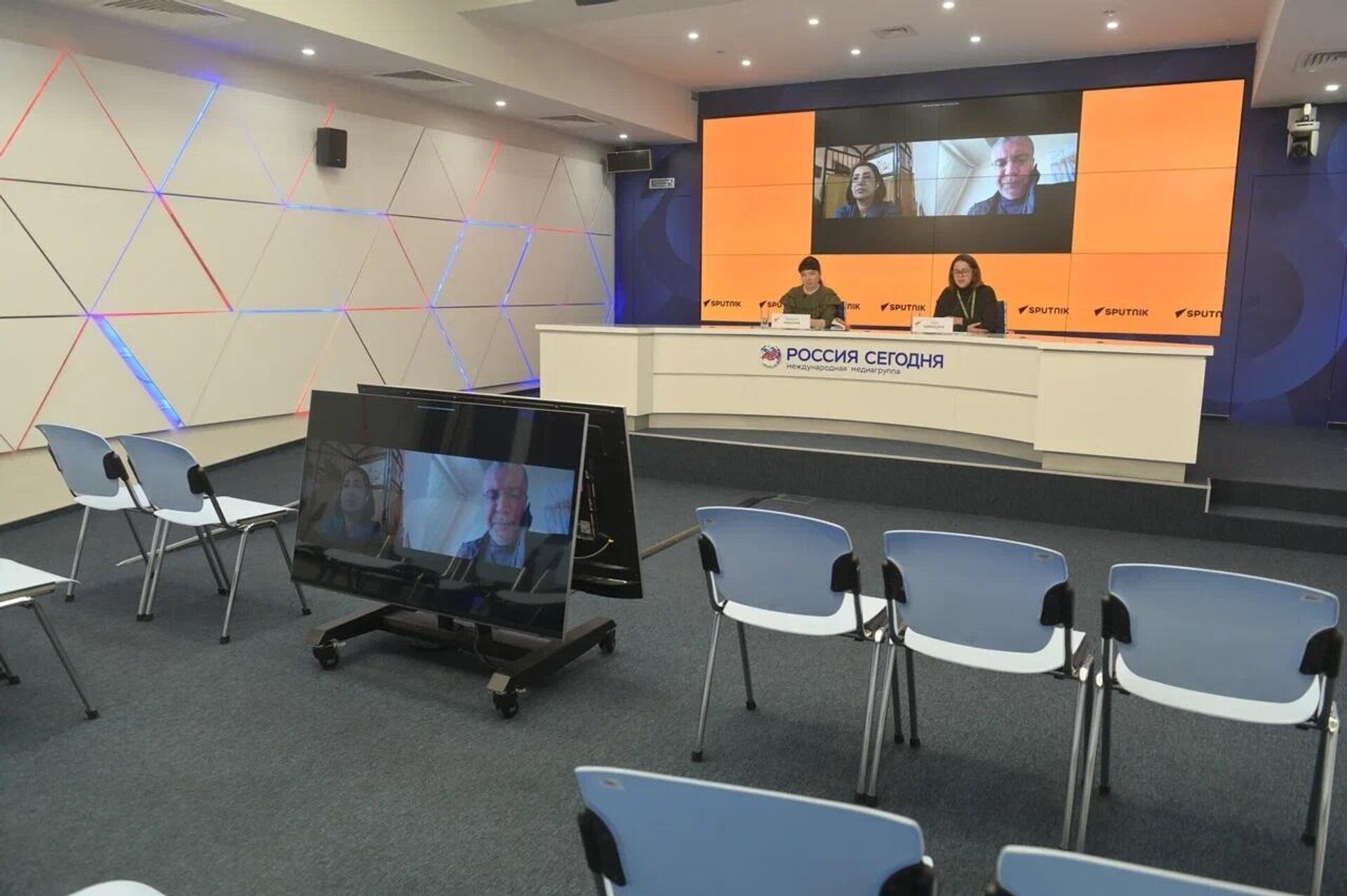 أكاديمية أوسبو للتدريب وسبوتنيك ينظمان محاضرة حول التصوير - سبوتنيك عربي, 1920, 30.01.2025