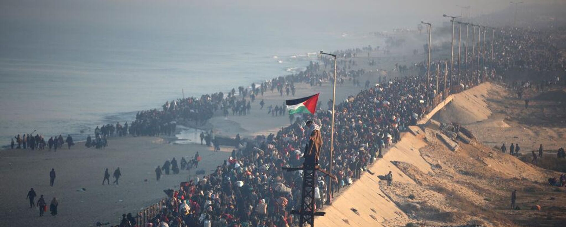 عودة النازحين بعد الهدنة في قطاع غزة - سبوتنيك عربي, 1920, 30.01.2025