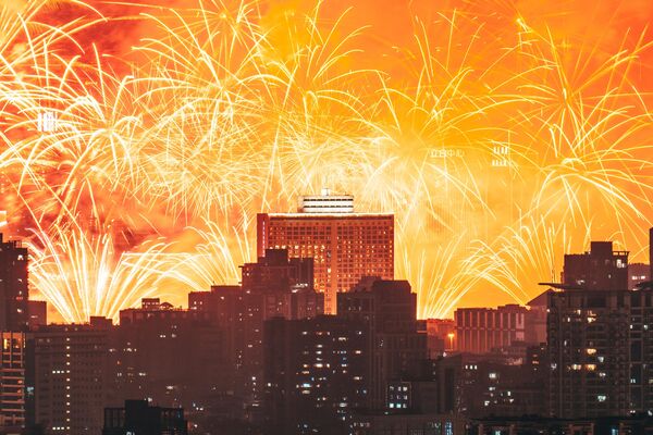 إطلاق للألعاب النارية فوق نهر اللؤلؤ في اليوم الأول من السنة الصينية الجديدة في 29 يناير 2025، في غوانغتشو، مقاطعة غوانغدونغ الصينية - سبوتنيك عربي