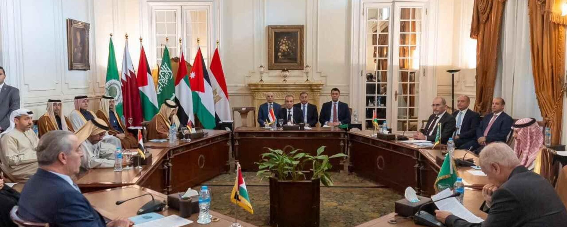 اجتماع وزاري رفيع المستوى ضم وزراء خارجية كل من الأردن، الإمارات، السعودية، قطر، ومصر، فلسطين، وأمين عام جامعة الدول العربية بشأن غزة. - سبوتنيك عربي, 1920, 13.02.2025