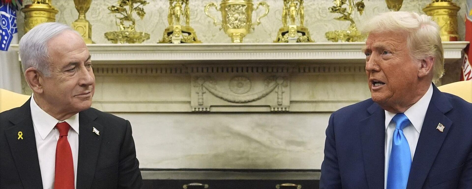 الرئيس الأمريكي، دونالد ترامب، ورئيس الوزراء الإسرائيلي، بنيامين نتنياهو، في البيت الأبيض، واشنطن، 5 فبراير/ شباط 2025 - سبوتنيك عربي, 1920, 29.09.2025