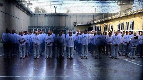 بملابس تحمل رسائل تهديد... إسرائيل تفرج عن الأسرى الفلسطينيين - سبوتنيك عربي