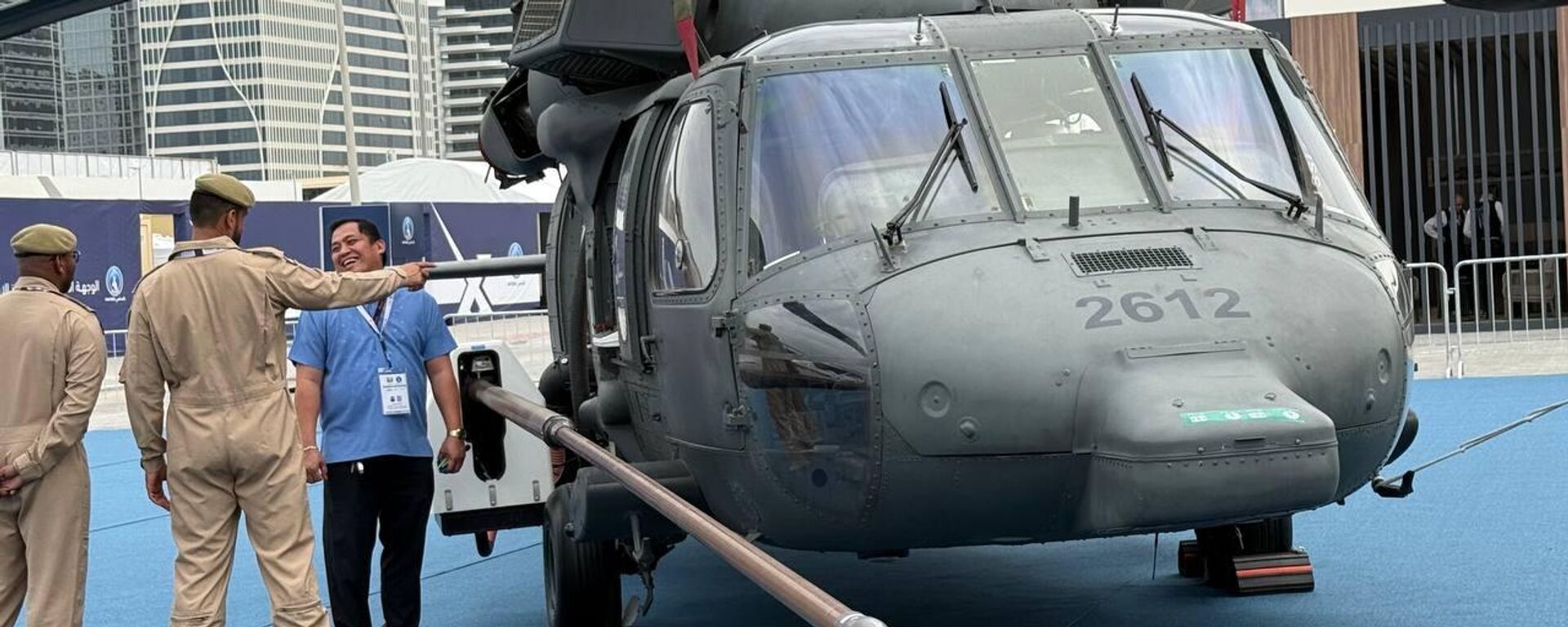 الإمارات تحول الطائرة البلاك هوك لسيارة إطفاء طائر في معرض الدفاع الدولي آيدكس 2025، الإمارات العربية المتحدة - سبوتنيك عربي, 1920, 17.02.2025