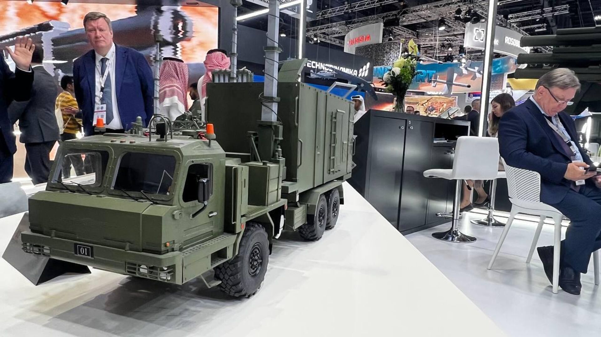 معروضات الجناح الروسية ومنظومات الدفاع الجوي المتطورة بـآيدكس 2025 - سبوتنيك عربي, 1920, 18.02.2025