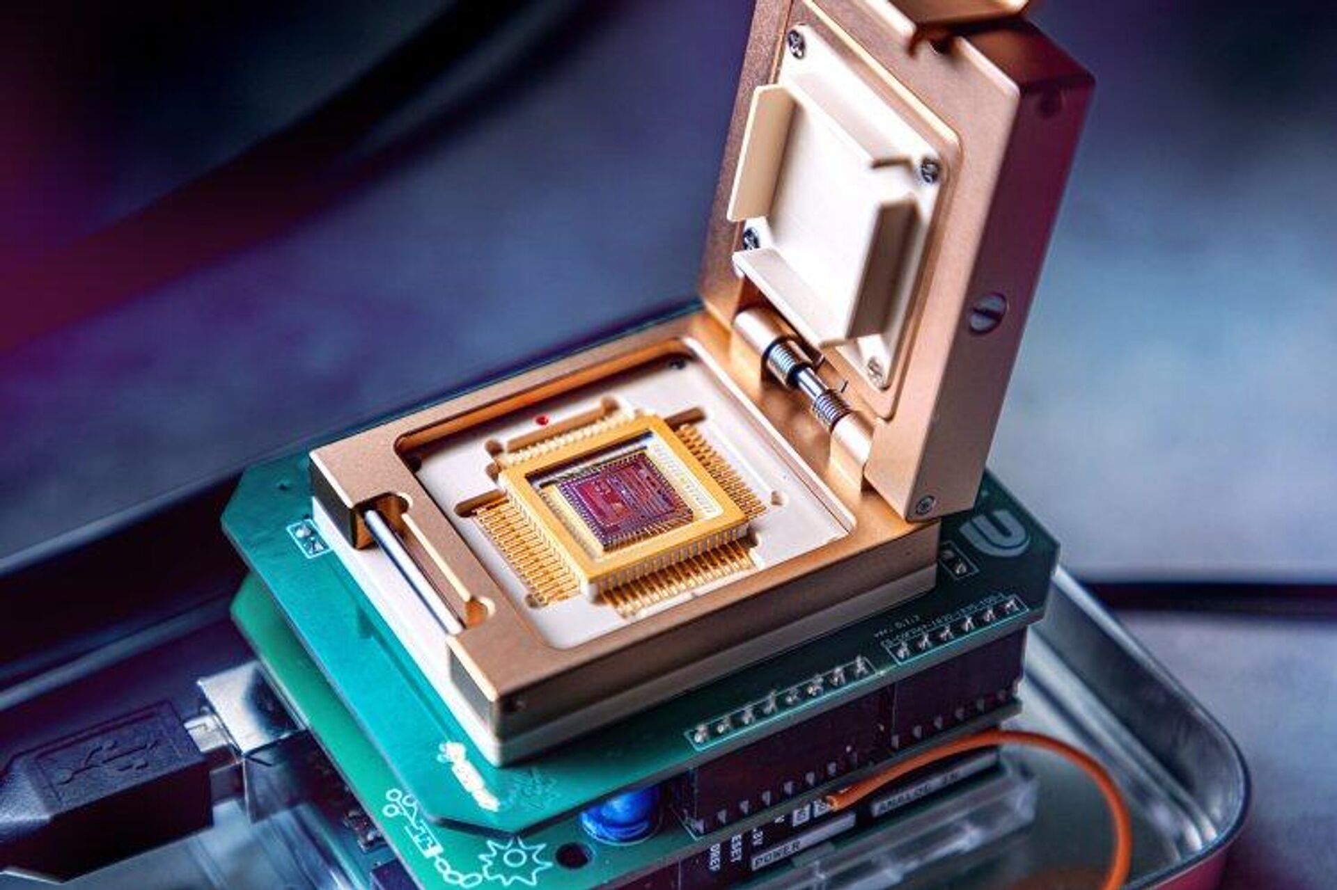 مجمع الأجهزة والبرامج للتحكم في الأجهزة الذاكرية. مجمع الأجهزة والبرامج للتحكم في الأجهزة الذاكرية. - سبوتنيك عربي, 1920, 18.02.2025