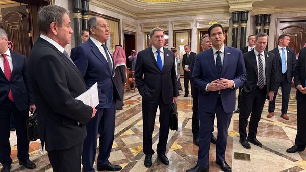 الوفد الروسي في الرياض خلال المحادثات الروسية الأمريكية - سبوتنيك عربي
