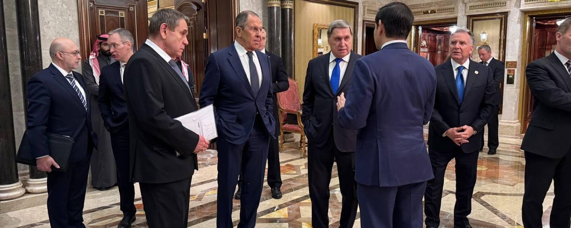 الوفد الروسي في الرياض خلال المحادثات الروسية الأمريكية - سبوتنيك عربي, 1920, 18.02.2025