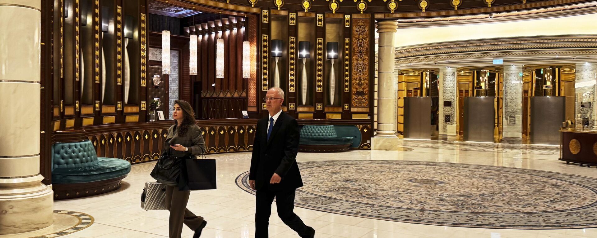 الرئيس التنفيذي لصندوق الاستثمار المباشر الروسي كيريل دميترييف يصل إلى العاصمة السعودية الرياض خلال المحادثات الروسية الأمريكية - سبوتنيك عربي, 1920, 18.06.2025