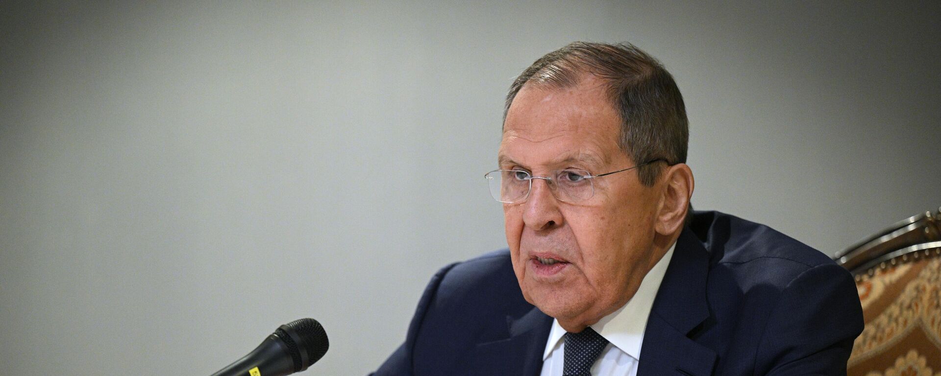 وزير الخارجية الروسي سيرغي لافروف يعقد مؤتمرا صحفيا عقب المحادثات الثنائية بين ممثلي روسيا والولايات المتحدة في العاصمة السعودية الرياض - سبوتنيك عربي, 1920, 16.03.2025