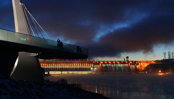 منصة المراقبة الجديدة لمحطة كراسنويارسك للطاقة الكهرومائية، على ضفاف نهر "ينيسي" في إقليم كراسنويارسك، روسيا - سبوتنيك عربي