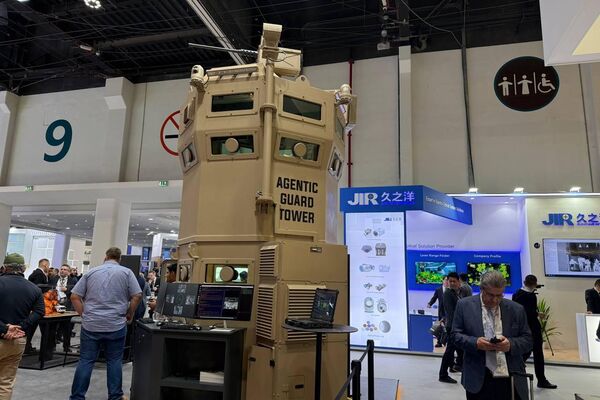 برج مراقبة إماراتي جديد يمكنه العمل كحرس حدود وحماية السفارات والمطارات - سبوتنيك عربي