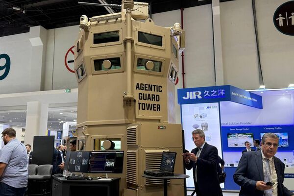 برج مراقبة إماراتي جديد يمكنه العمل كحرس حدود وحماية السفارات والمطارات - سبوتنيك عربي